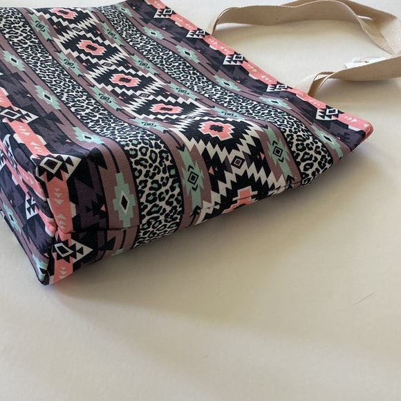 Jumbo Boho Aztec Print Beach Tote - Picture 5 of 11